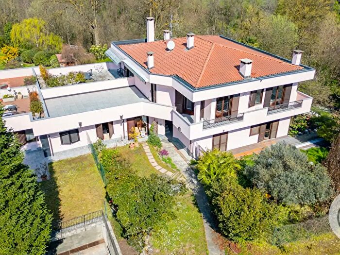 Appartamento bilocale in vendita in Via Fiume, Azzate