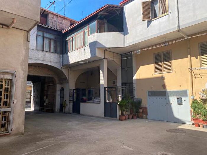 Casa con 5 locali in vendita in Via Biagio Rosato, Curti
