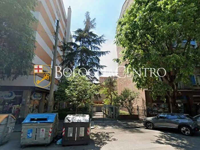 Appartamento trilocale in vendita in Via Pellegrino Tibaldi, Bologna
