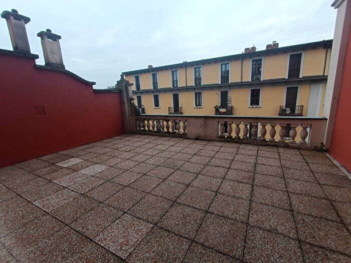 Appartamento trilocale in affitto in Via Spartaco, Cadore, Milano