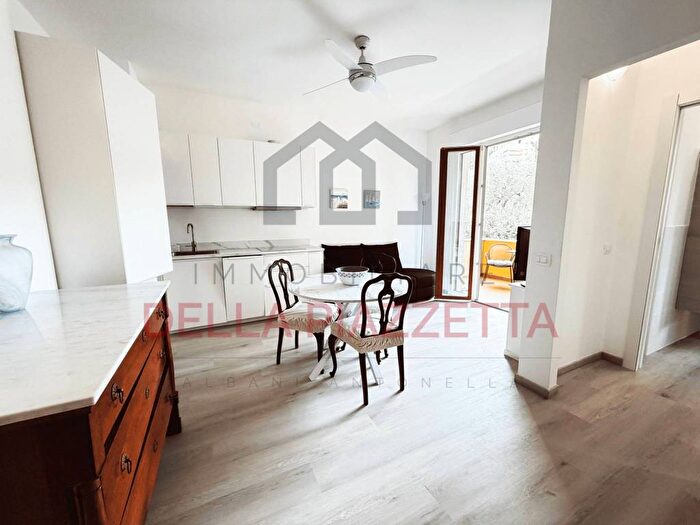 Appartamento bilocale in affitto in Via Bagnara, San Terenzo, Lerici