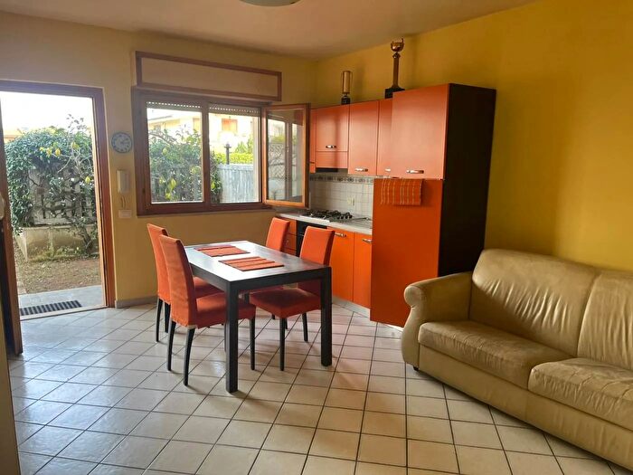 Appartamento bilocale in vendita in Via delle Camelie a, Nettuno