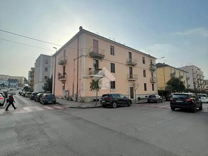 Appartamento quadrilocale in vendita in Viale Mellusi, Benevento