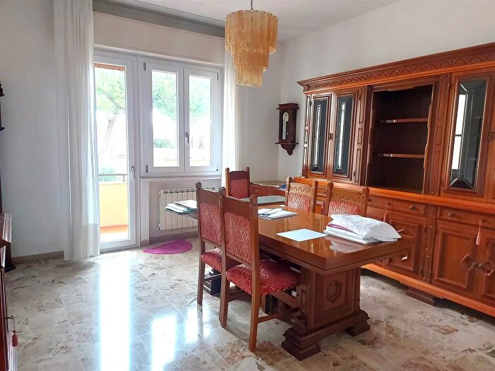 Appartamento con 6 locali in vendita in Senigallia