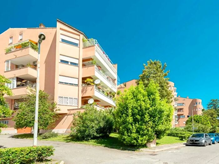 Appartamento trilocale in vendita in Via Pieve di Cadore, Roma