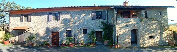 Casa con 10 locali in vendita in Rosignano Marittimo