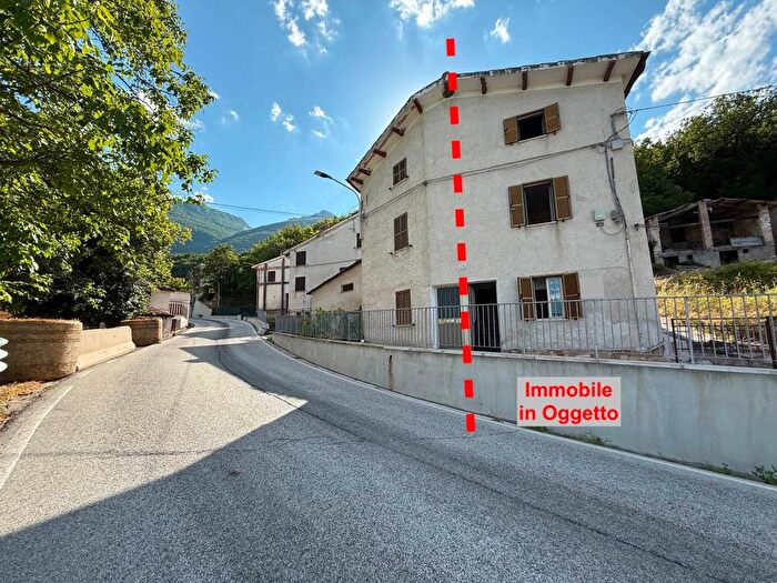 Casa bilocale in affitto in Contrada Piobbico, Sarnano