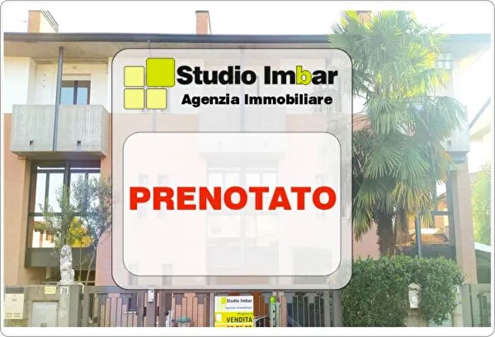 Casa quadrilocale in vendita in Via John Fitzgerald Kennedy, Bariano