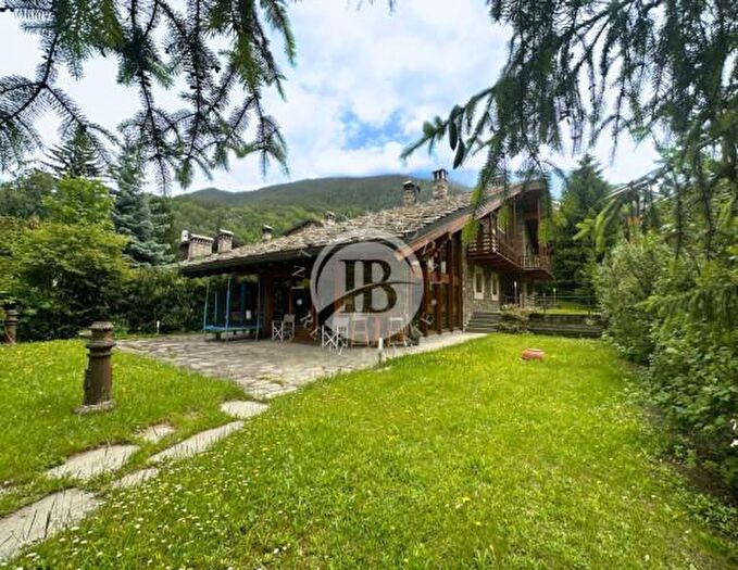 Casa con 6 locali in vendita in Courmayeur