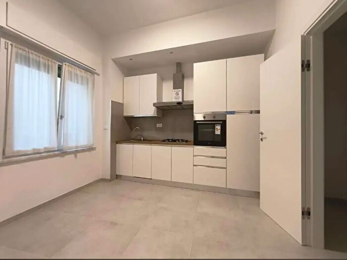 Appartamento con 5 locali in affitto in Carrara