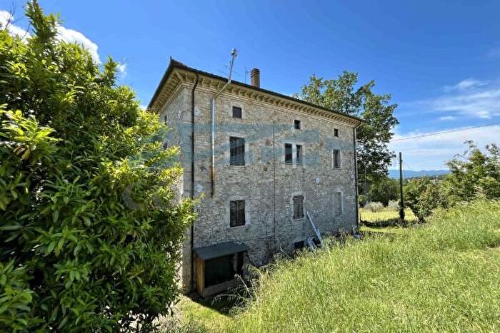 Appartamento con 6 locali in vendita in Massa Martana