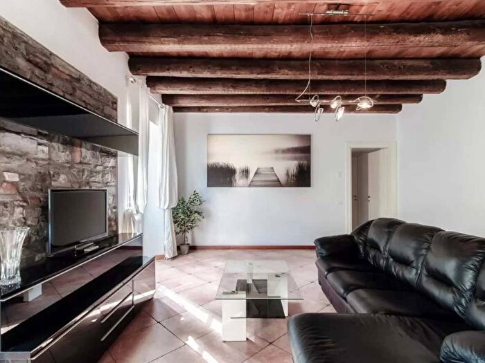 Appartamento trilocale in affitto in Via Pietro Boldoni, Centro Storico, Como