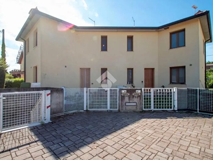 Casa quadrilocale in vendita in Via Altissimo, Caldogno