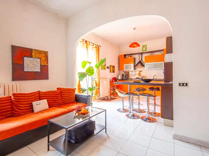 Appartamento trilocale in vendita in Via Giulio Uberti, Milano