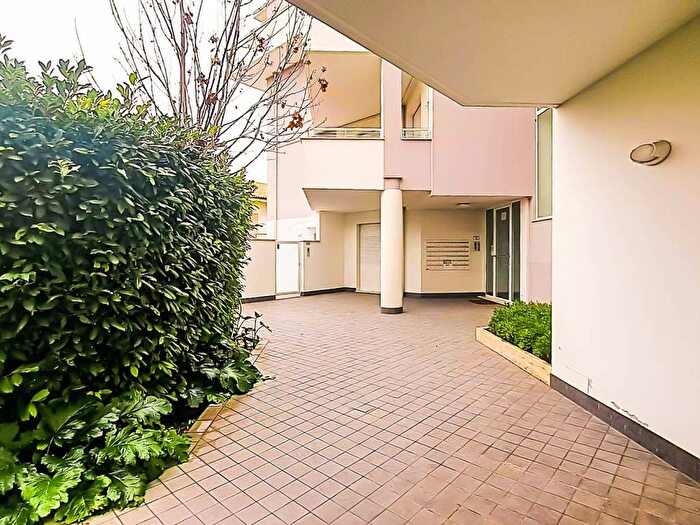 Appartamento trilocale in affitto in Via Montesecco, Spoltore