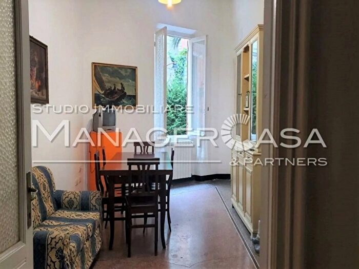 Appartamento con 6 locali in vendita in Salita di Montebello, Genova