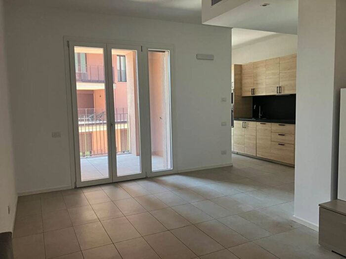 Appartamento bilocale in affitto in Via Bianca Ceva, Bisceglie, Milano