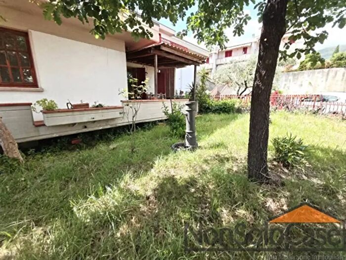 Casa con 6 locali in vendita in Via Pietro Nenni, Montale