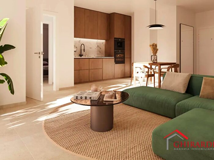 Appartamento trilocale in vendita in Via Chiaravagna, Genova