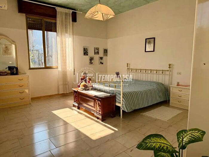 Appartamento quadrilocale in vendita in Piazza Indipendenza, Parabiago