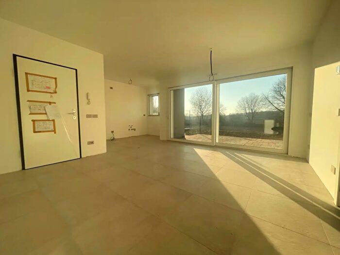 Appartamento trilocale in vendita in Via Giovanni, Bizzarone