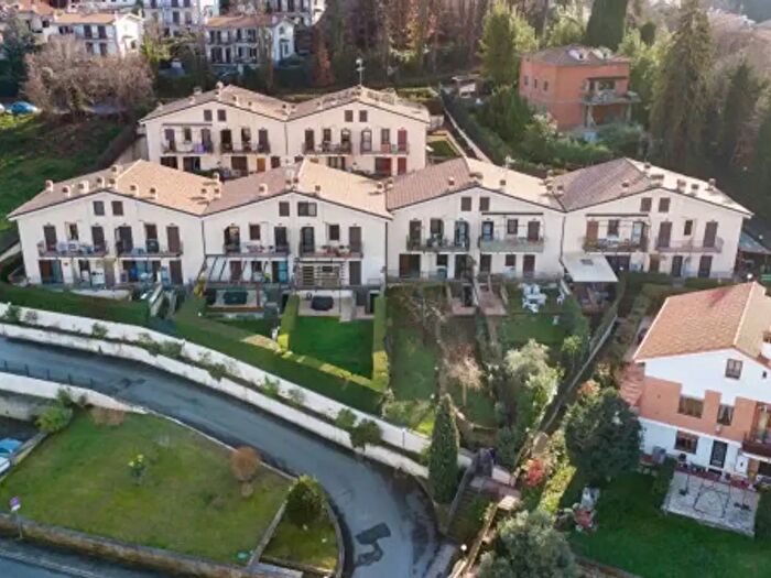 Appartamento trilocale in vendita in Via Filippo Luzi, Montecompatri