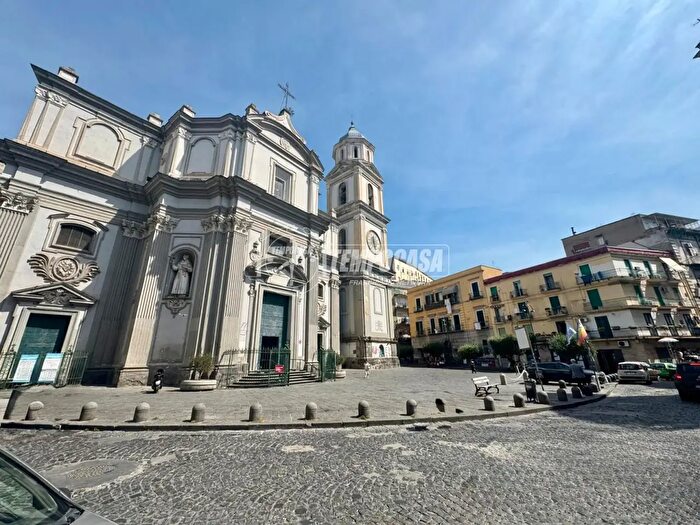 Appartamento quadrilocale in vendita in Napoli