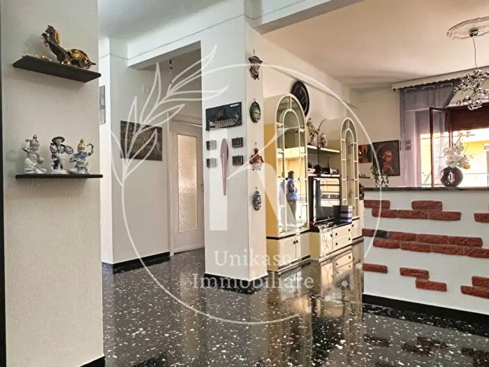 Appartamento con 5 locali in vendita in Via Giacomo Leopardi, Savona