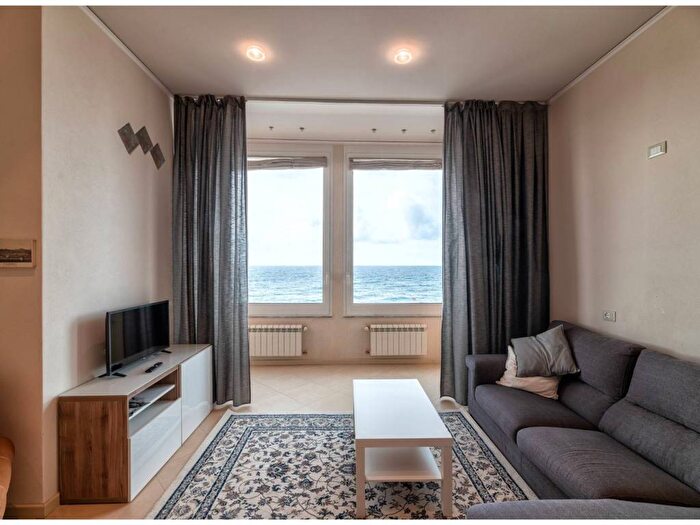 Appartamento quadrilocale in affitto in Via Santa Caterina, Centro, Varazze