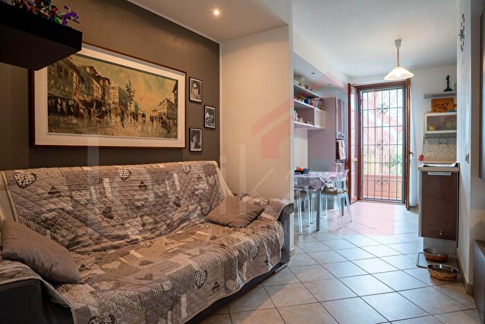 Appartamento trilocale in vendita in Via delle Garzette, Vidigulfo