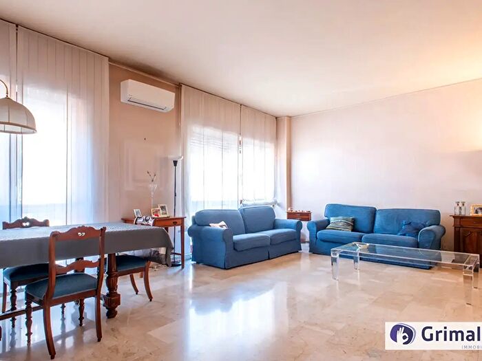 Appartamento con 5 locali in vendita in Via dell'Accademia dei Virtuosi, Roma