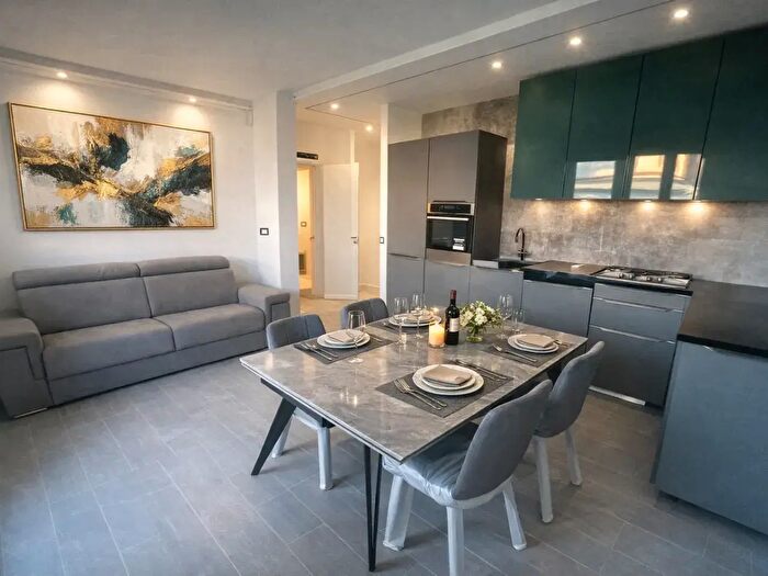 Appartamento trilocale in vendita in a Pisa, Massa