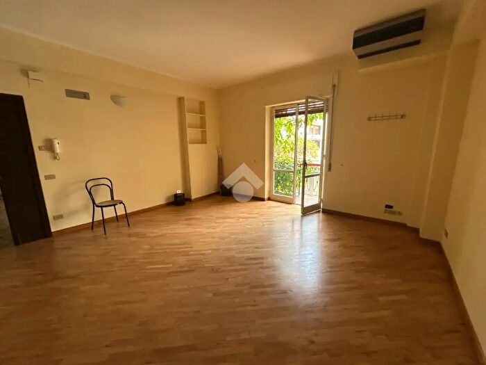 Appartamento trilocale in affitto in Via Adda, Lamezia Terme