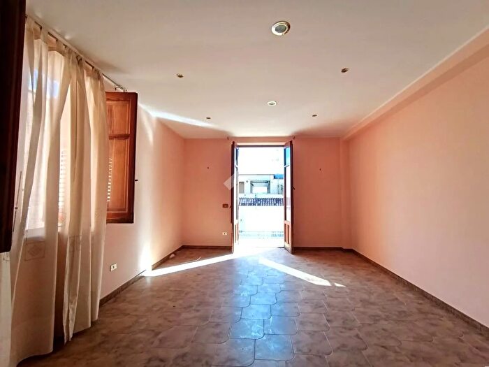 Appartamento quadrilocale in vendita in Via La Rocca, Ficarazzi