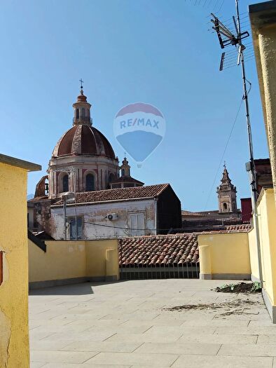 Casa con 5 locali in vendita in Via Principe Umberto, Aci SantAntonio