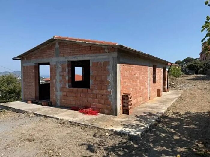 Casa quadrilocale in vendita in Strada Comunale Boccone, Imperia