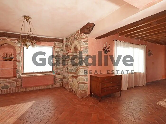 Appartamento trilocale in vendita in Via Colombare Sirmione, Sirmione