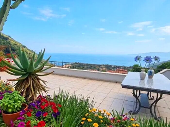 Casa con 6 locali in vendita in Via San Francesco, Maratea