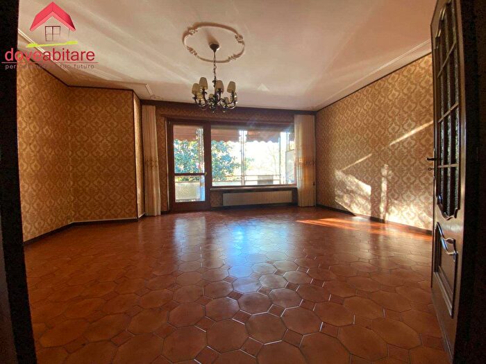 Appartamento quadrilocale in vendita in Via Luigi Valmaggi, Pinerolo