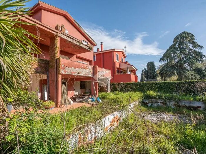 Casa con 6 locali in vendita in Viale delle Rughe, Formello