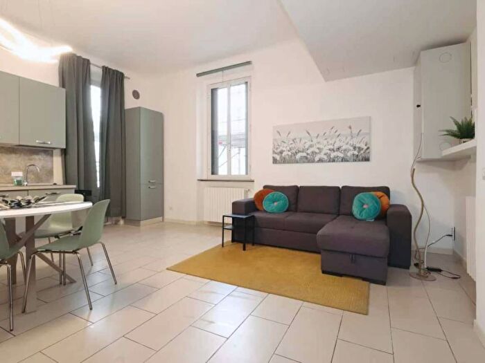 Appartamento quadrilocale in affitto in Via Antonio Carnevali, Bovisa, Milano