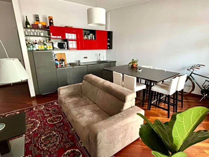Appartamento trilocale in affitto in Corso Garibaldi, Moscova, Milano