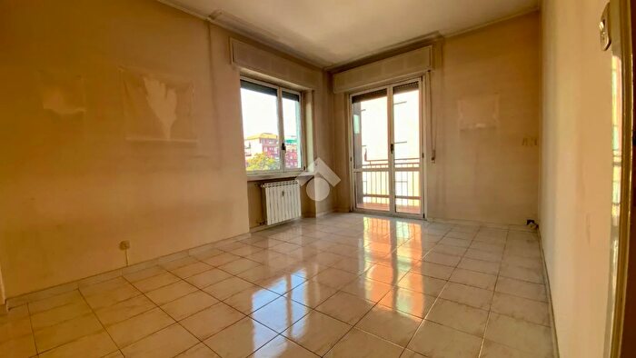 Appartamento trilocale in vendita in Via Valle Isorno, Milano