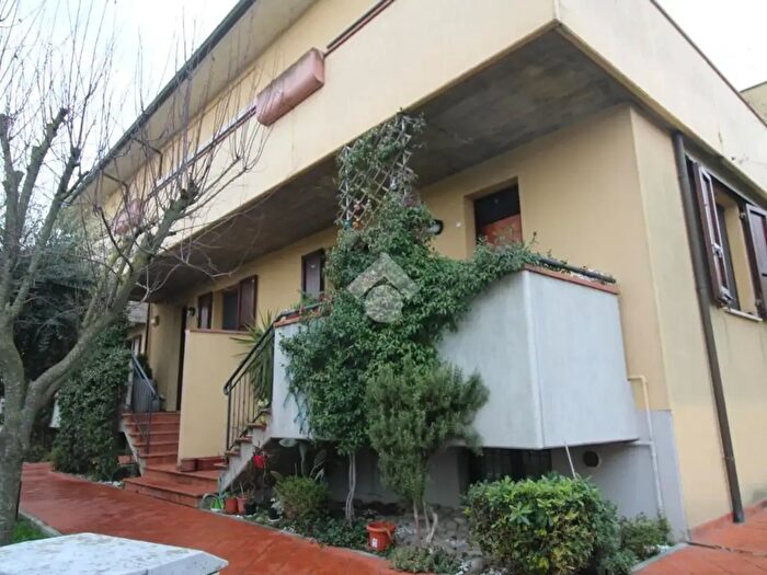 Appartamento trilocale in vendita in Via Casanova, Bertinoro