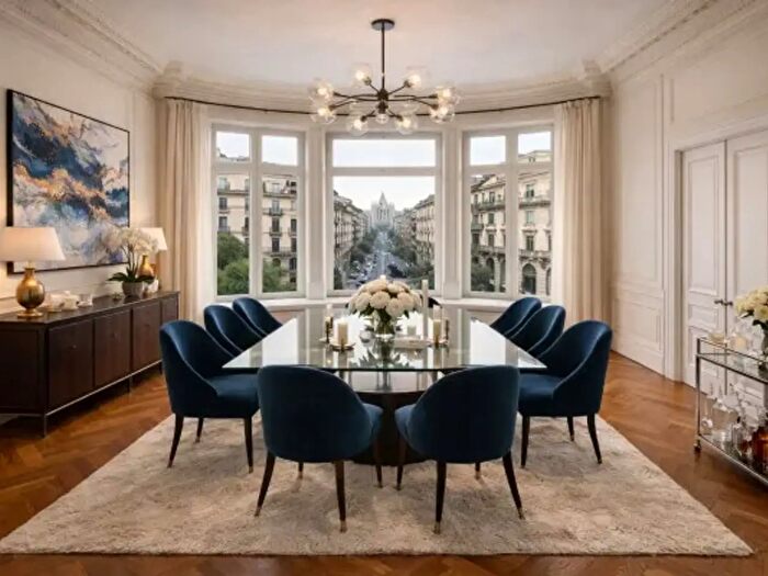 Appartamento con 6 locali in vendita in Milano