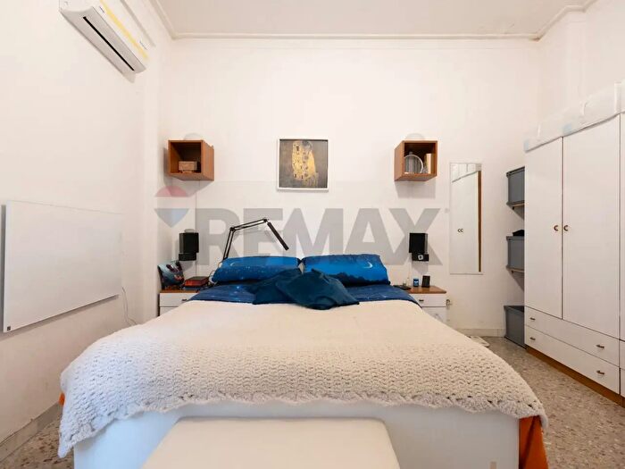 Appartamento con 5 locali in vendita in Via San Pietro, Catania