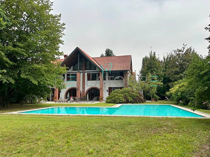 Casa con 6 locali in affitto in Via della Chiesa, Centro, Basiglio