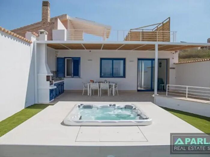 Casa con 5 locali in vendita in Ragusa