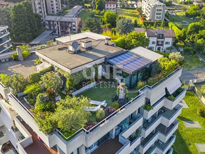 Appartamento trilocale in vendita in Via Valcava, Monza