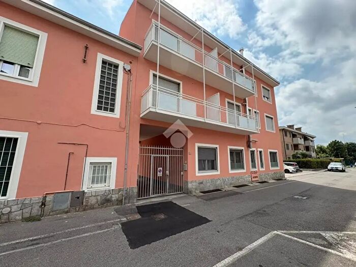Appartamento trilocale in vendita in Via General Cantore, Lainate